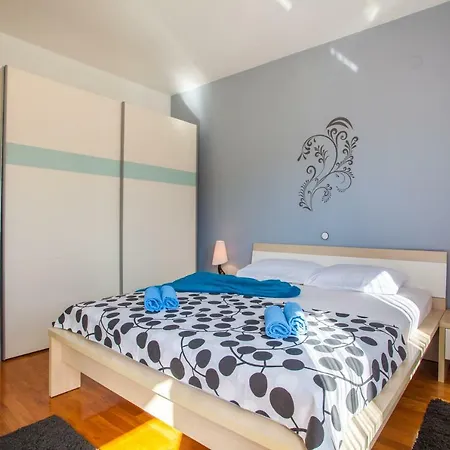 Apartment Estrela *